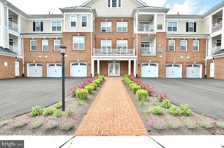 21025 Rocky Knoll Square #203 Ashburn, VA 20147