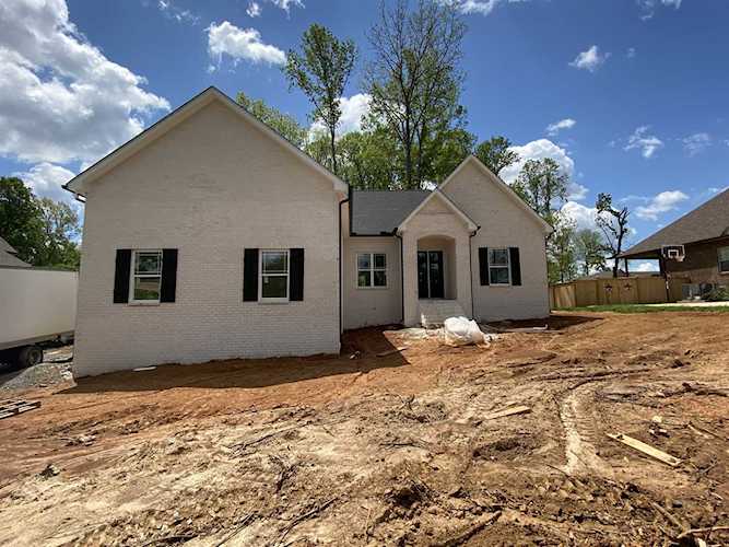 723A North Russell Street Portland, TN 37148