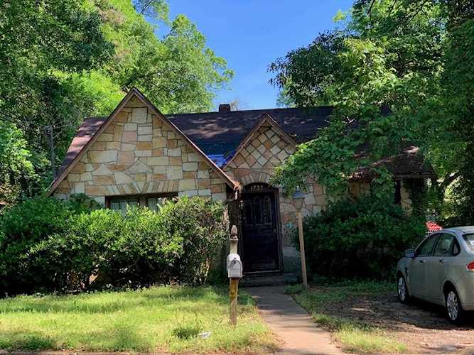 1727 Jackson E Oxford, MS 38655