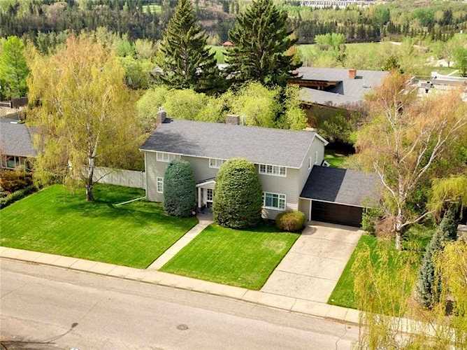 4719 Coronation Drive SW Calgary, AB T2S 1M7