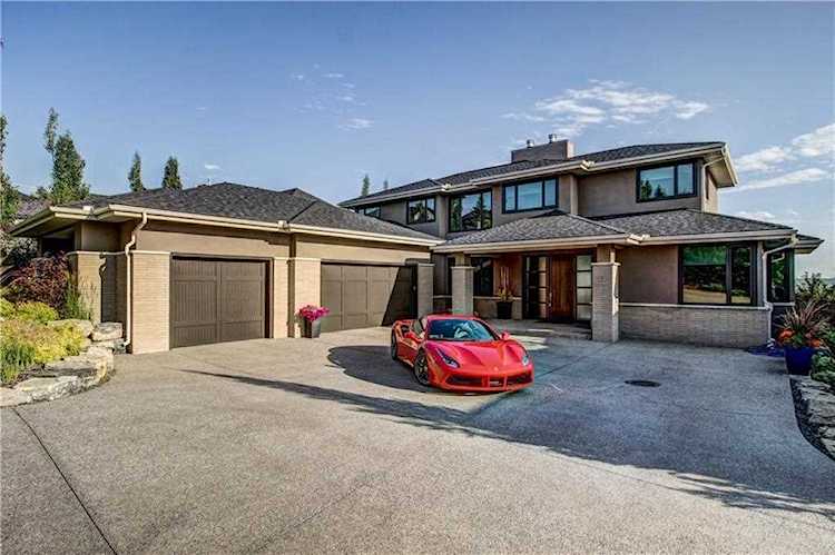 15 Spring Valley View SW Calgary, AB T3H 5M1
