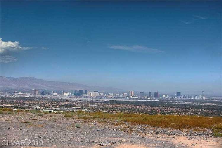 709 Dragon Peak Dr Henderson, NV 89012
