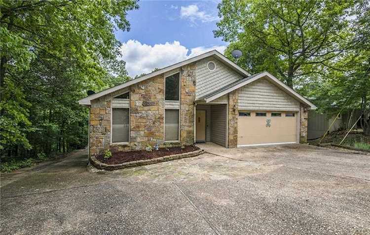 4 Kensington Dr Bella Vista, AR 72715