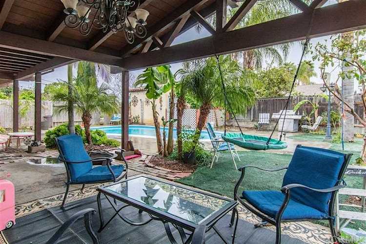 721 Rena Dr Oceanside, CA 92057