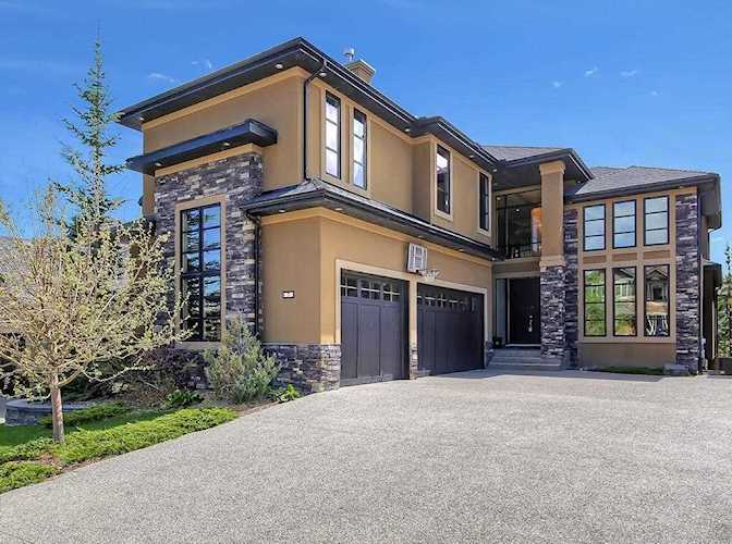 7 Aspen Meadows Manor SW Calgary, AB T3H 5Z7