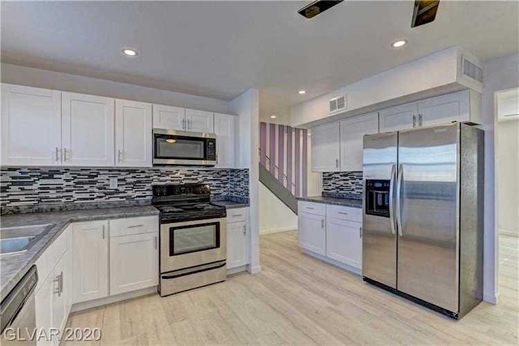 1020 Tam O Shanter Las Vegas, NV 89109