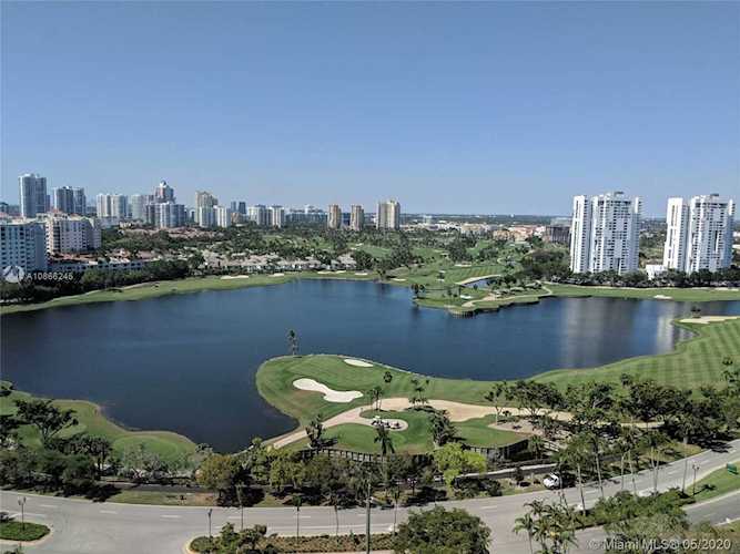 3701 N Country Club Dr #2104 Aventura, FL 33180