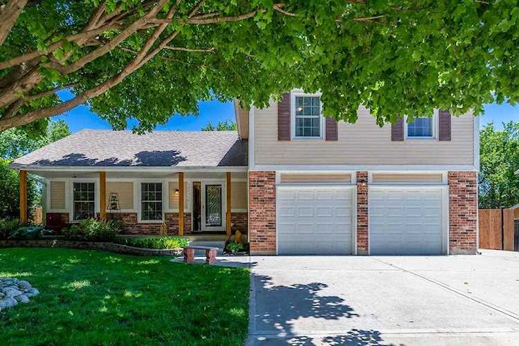 14406 S Chalet Dr Olathe, KS 66062