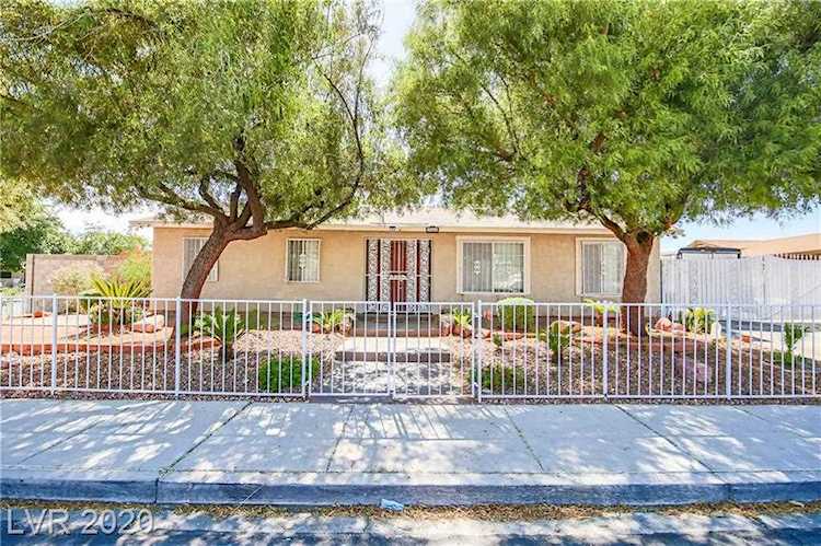 3524 Strutz Las Vegas, NV 89110