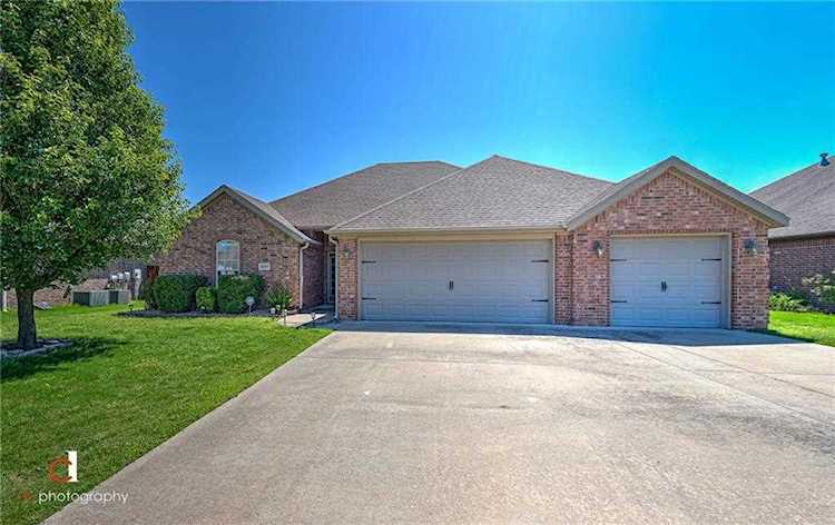 3007 N 18th St Rogers, AR 72756