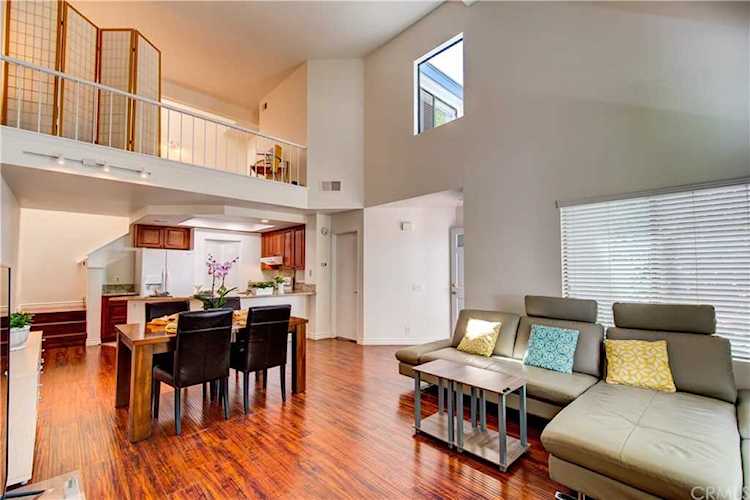 83 Greenmoor #33 Irvine, CA 92614