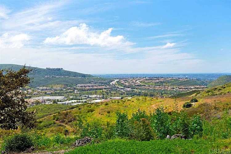 946 Camino Del Arroyo San Marcos, CA 92078