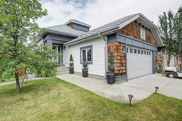 230 Auburn Bay Cove SE Calgary, AB T3M 0A8