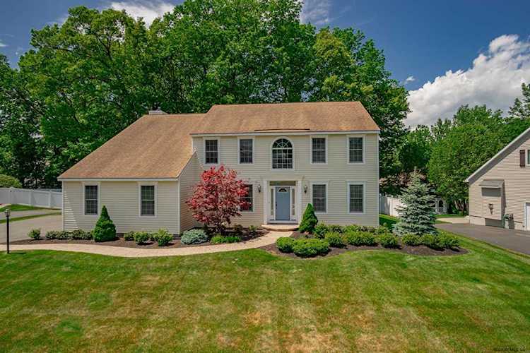 16 Long Shadow Dr Latham, NY 12110