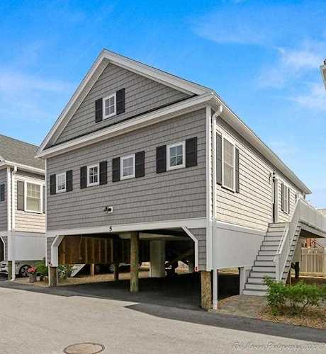 44 Railroad Ave #5 Salisbury, MA 01952