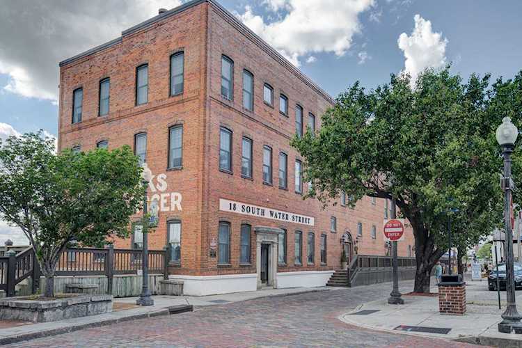 18 S Water Street Wilmington, NC 28401