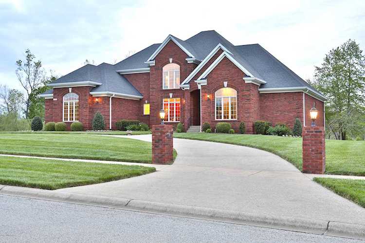 13305 Longwood Ln Goshen, KY 40026