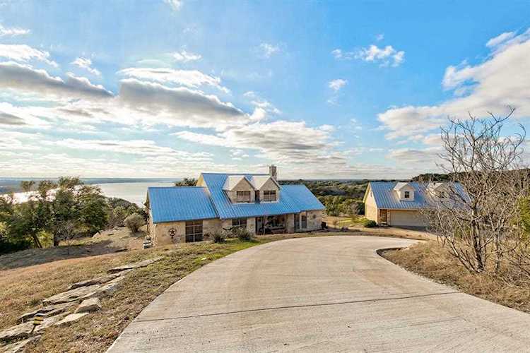 2102 tree top Court Granbury, TX 76049