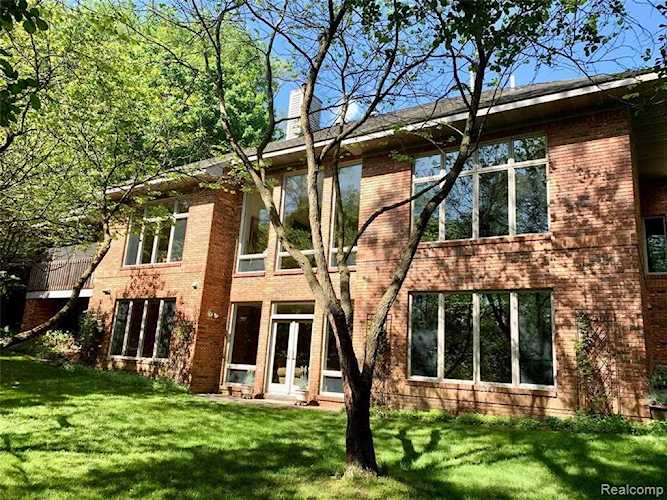 5240 Pheasant Trl Superior Twp, MI 48105