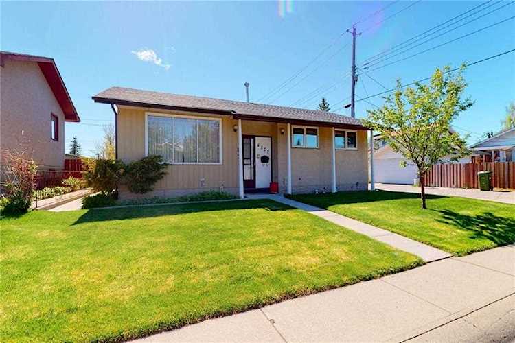 4872 Mardale Road NE Calgary, AB T2A 4G9