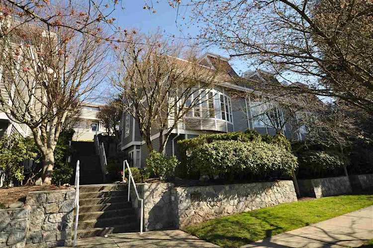 222 W 4th Street #104 North Vancouver, BC V7M 1H7