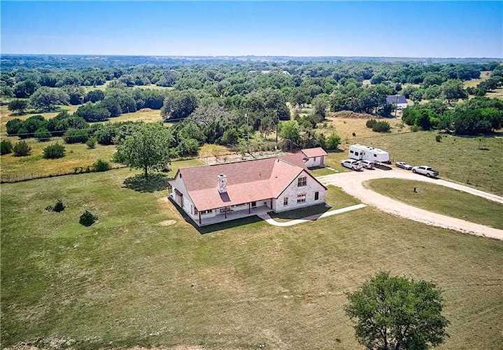 6465 County Road 200 Liberty Hill, TX 78642