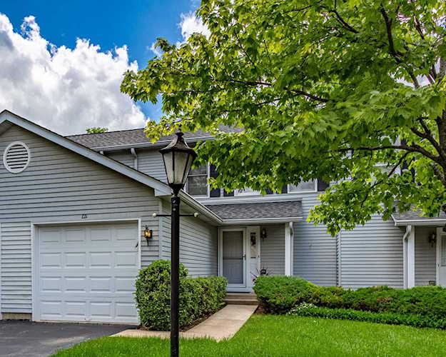 121 Villa Circle Dr #11 Palatine, IL 60067
