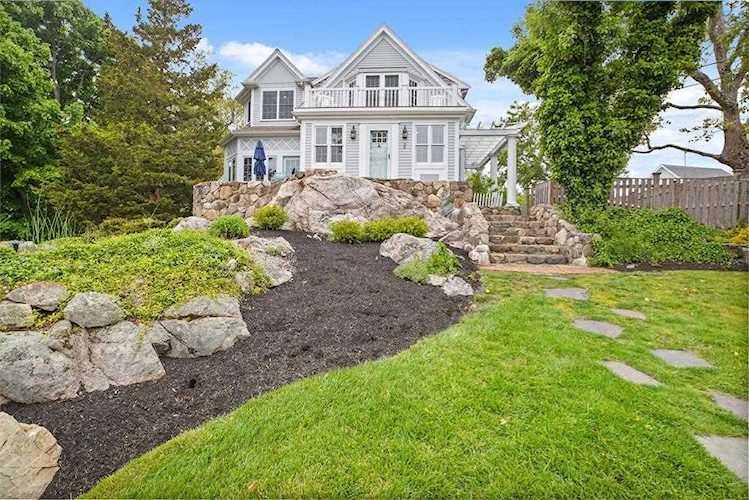 38 Elm Ct Cohasset, MA 02025