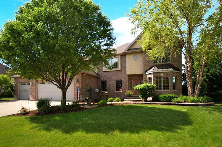 21240 S Redwood Ln Shorewood, IL 60404