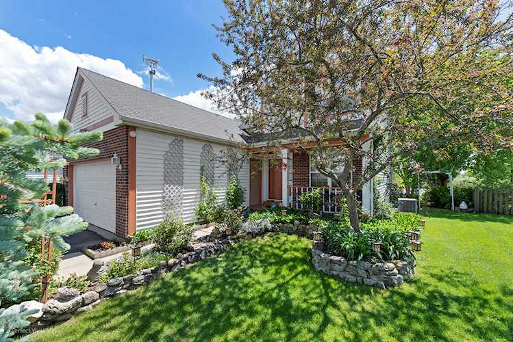 121 Centennial Dr Hainesville, IL 60073