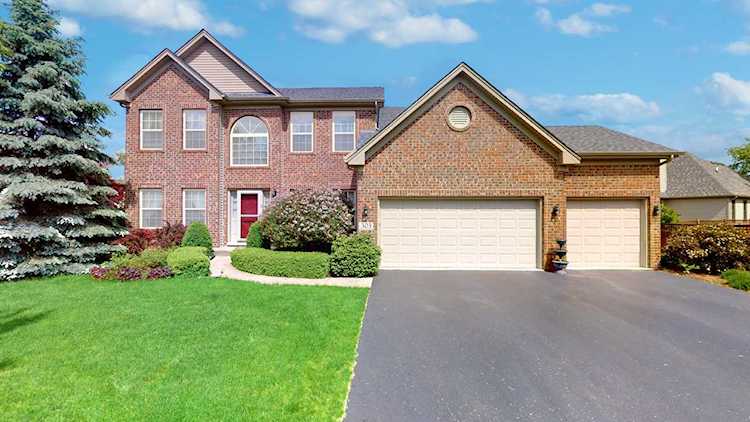 303 Westminster Ct Oswego, IL 60543