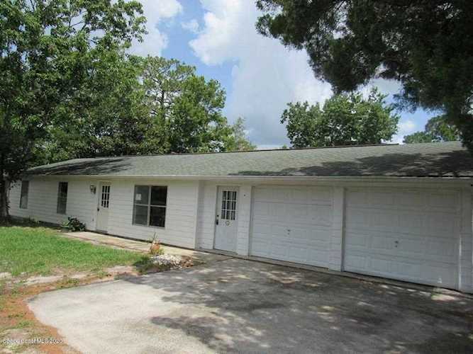 3900 Palm Avenue Mims, FL 32754