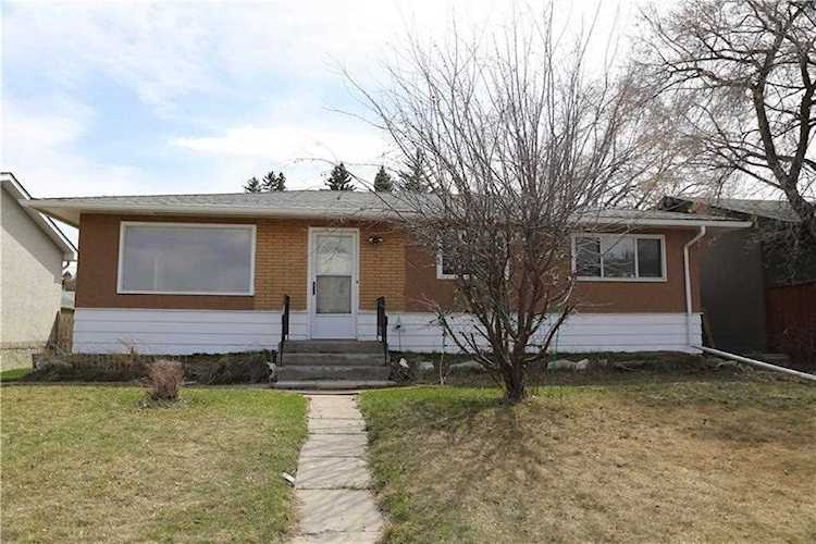5407 14Th Ave SE Calgary, AB T2A 0L4
