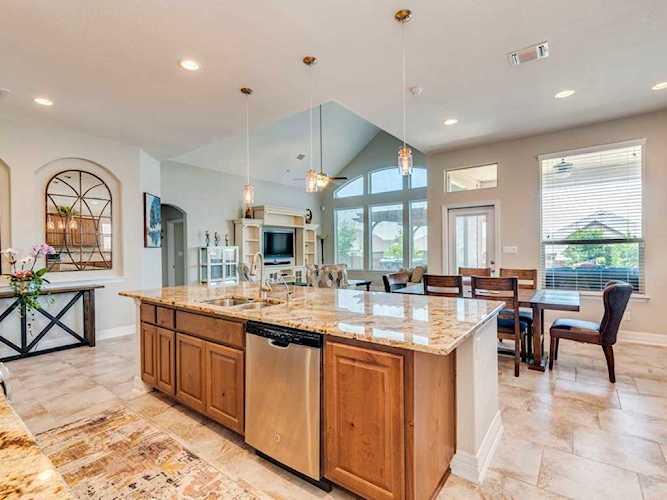 136 Tangerine Dr Buda, TX 78610