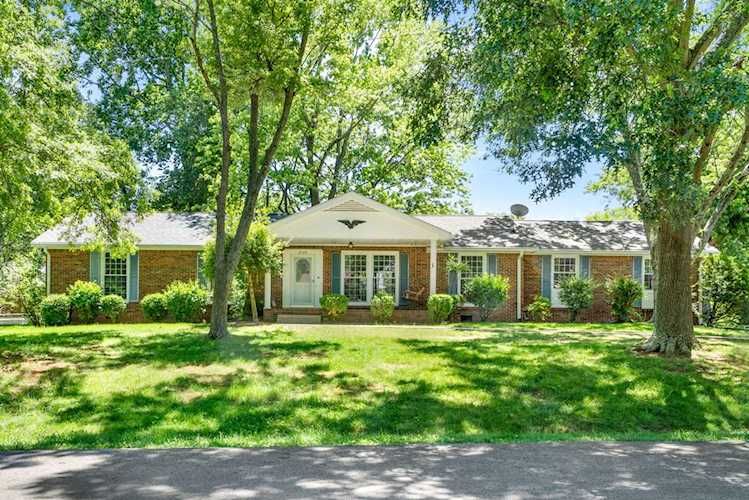 2140 Harvill Dr Clarksville, TN 37043