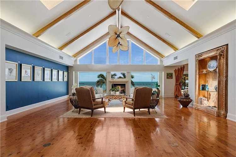 5541 Gulf of Mexico Dr Longboat Key, FL 34228