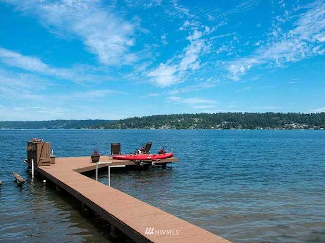 4060 W Lake Sammamish Pkwy SE Bellevue, WA 98008