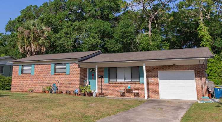 848 Colonial Ct Jacksonville, FL 32225