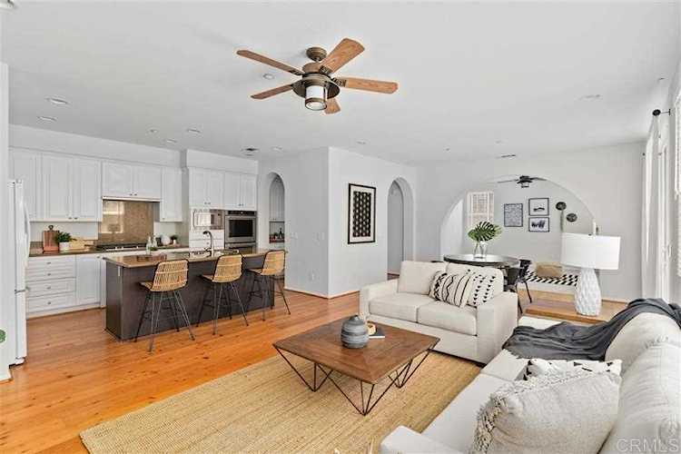 592 Samuel Ct Encinitas, CA 92024