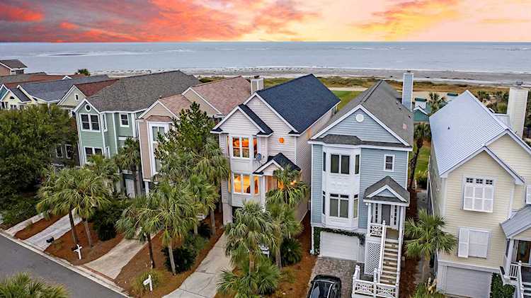 37 Ocean Point Dr Isle Of Palms, SC 29451