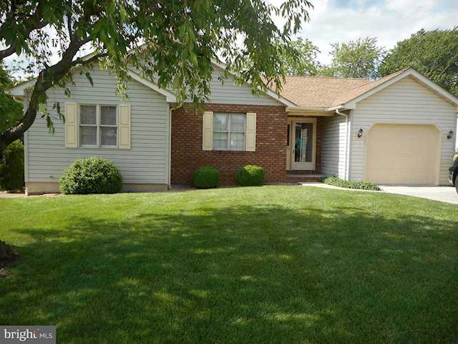 99 Lion Dr Hanover, PA 17331