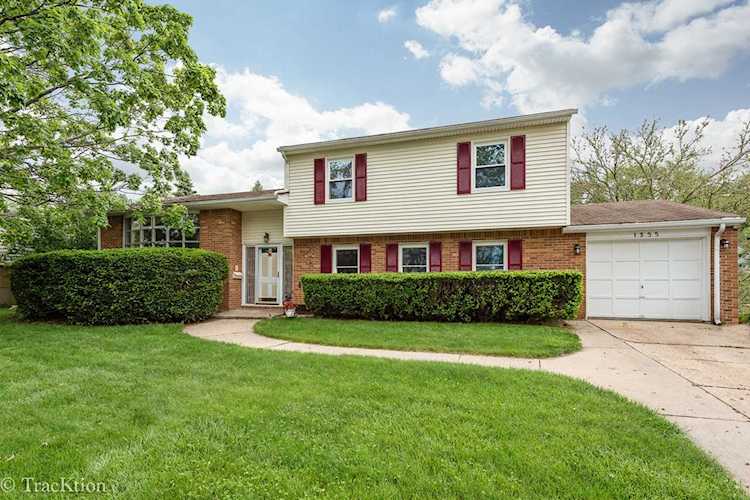 1355 E Rosita Dr Palatine, IL 60074