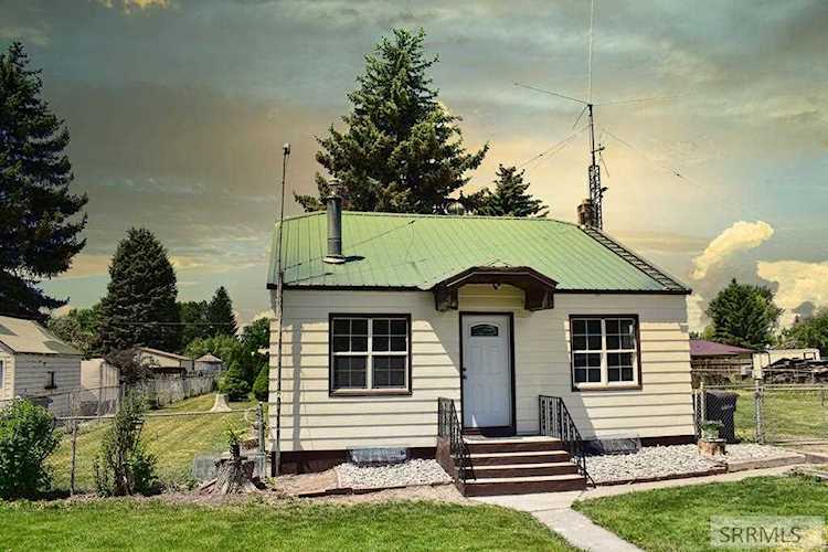 3210 S Ammon Road Ammon, ID 83406