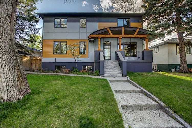 3119 Kilkenny Rd SW Calgary, AB T3E 4R5