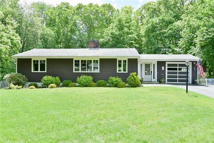 62 Winthrop Rd East Greenwich, RI 02818
