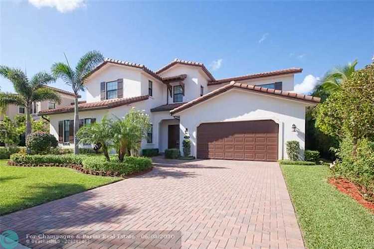 17751 Cadena Dr Boca Raton, FL 33496