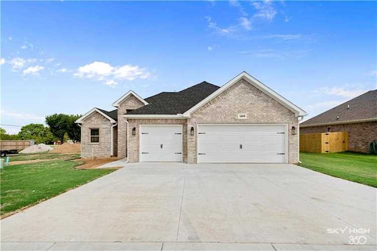 1809 Woodhause Pea Ridge, AR 72751