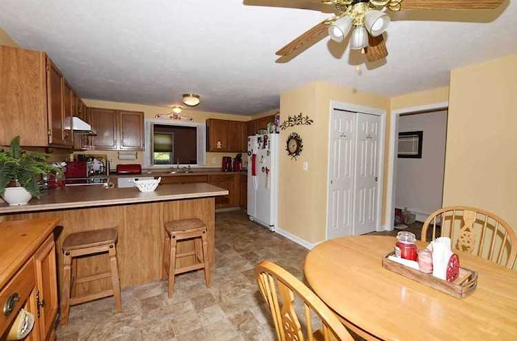 843 Plymouth St #A Halifax, MA 02338