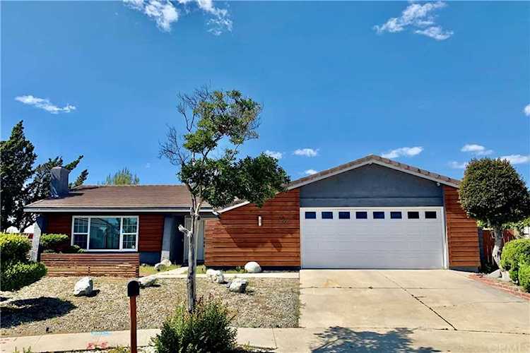 2005 E Hillman Circle Orange, CA 92867