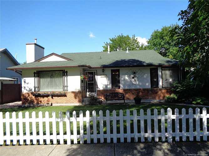 1940 East Water Street Kelowna, BC V1Y1K6